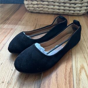 DONATING NEXT WEEK! Simple black flats!